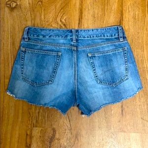 Ladies Gap Cut-off Shorts. Size 6